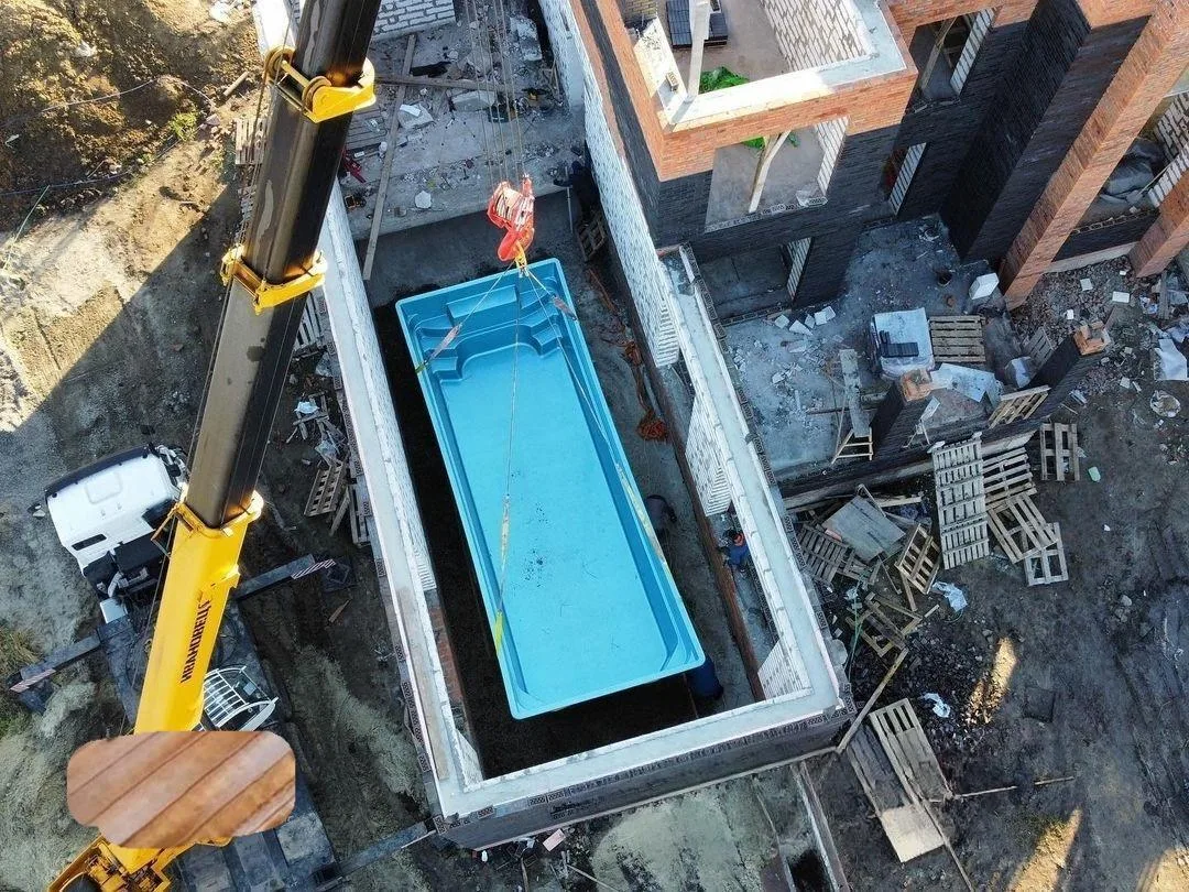 Laguna 9 — зона отдыха у бассейна в Железногорске